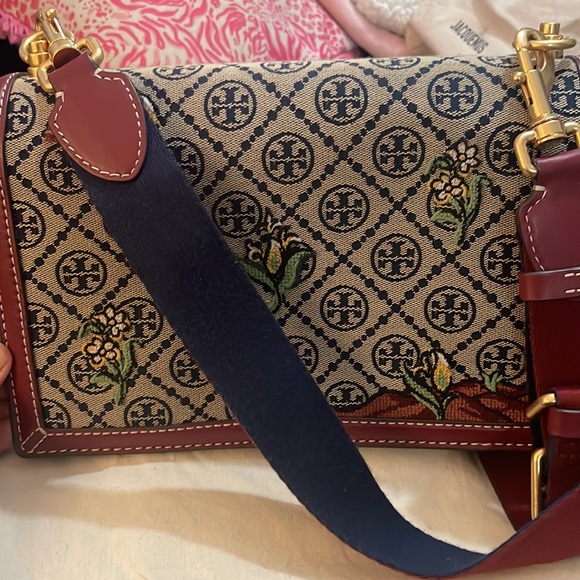 SOLD! Tory burch bag - Picture 6 of 7